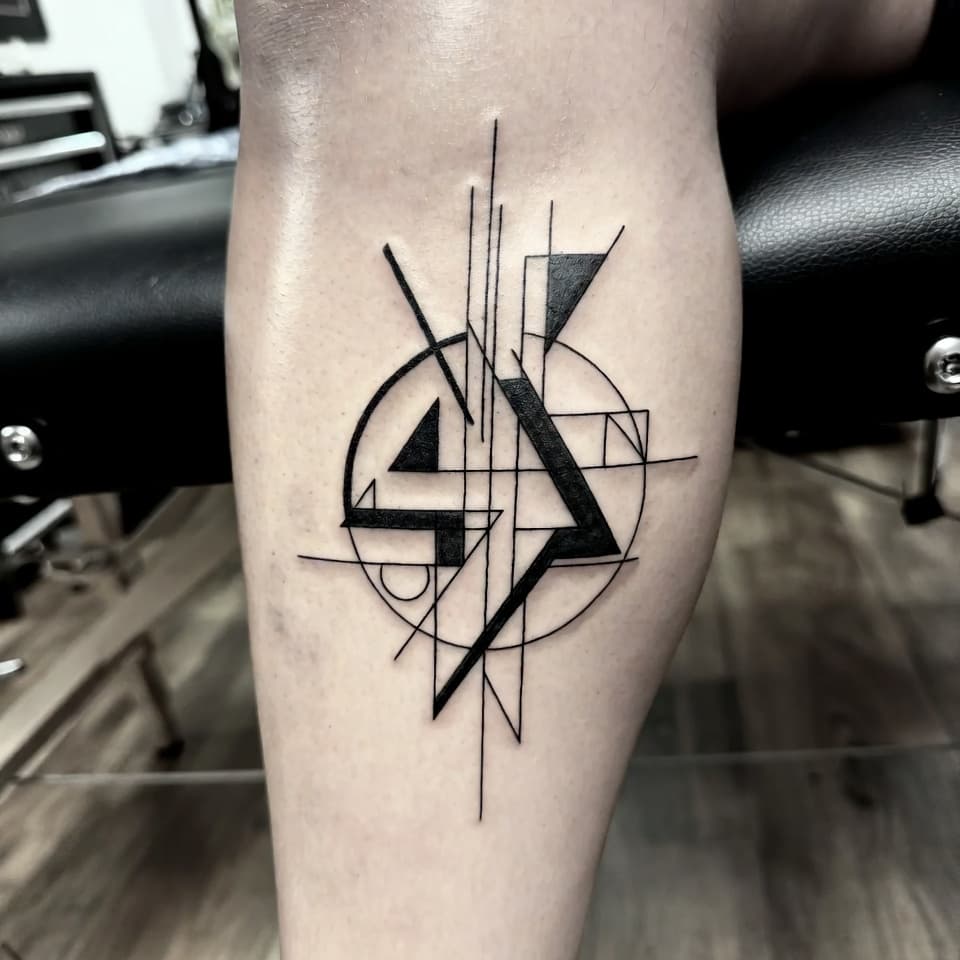 Moderné geometrické tvary - Lýtko